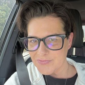 Meet your Posher, Jenn